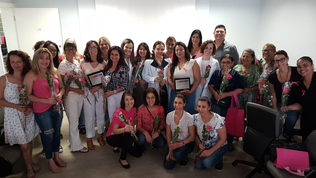 Equipe e pacientes do Projeto Colorir na realização do evento 2018.