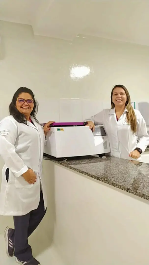 Projeto Amor à Pesquisa Contra o Câncer entrega centrífugas de análises clínicas para novos centros de pesquisa no Brasil